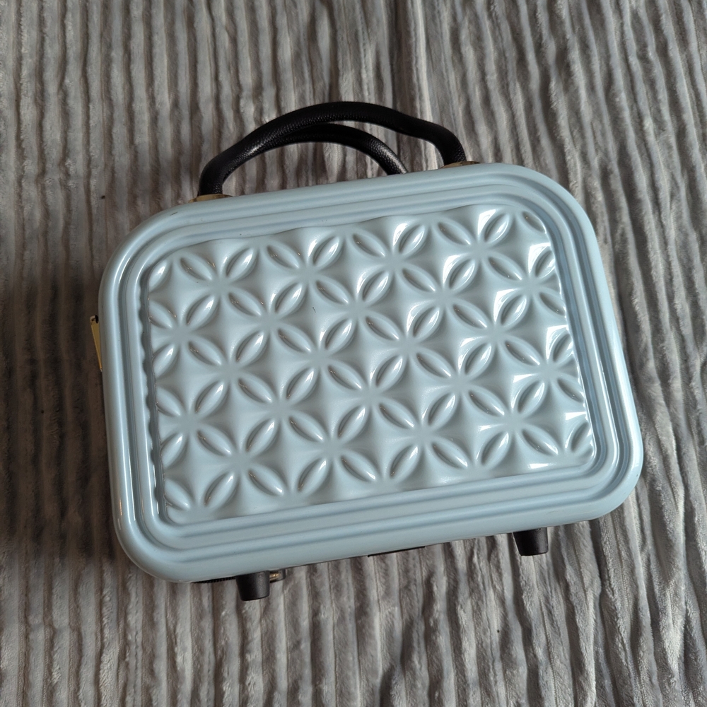 Stylish White Embossed Handbag
